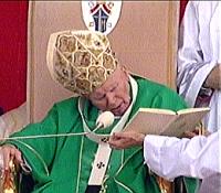Św. Jan Paweł II podczas beatyfikacji Jana Beyzyma SJ, Kraków-Błonia, 18 sierpnia 2002 r.